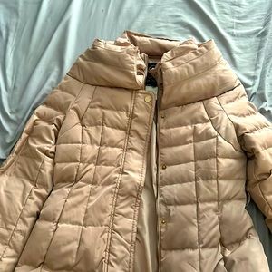 This is a Large Hardly worn La Chapelle jacket. Perfect for the winter season!